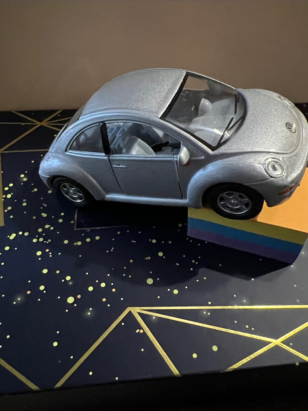 Silver Die-Cast New Beetle 1:32 scale car